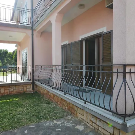 Orbanic Valalta 公寓